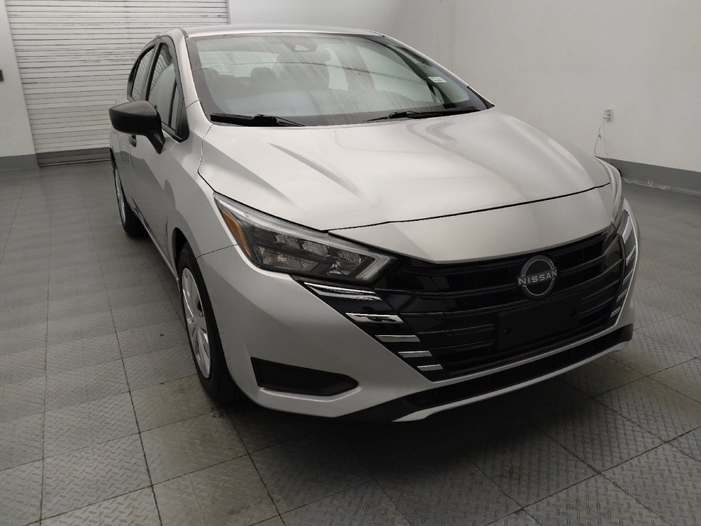 Used 2025 Nissan Versa S w/ Trunk Package FWD image 14