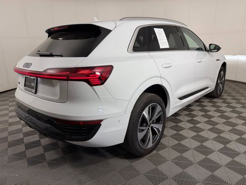 Used 2024 Audi Q8 e-tron Premium Plus AWD/4WD image 9