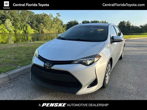 Used 2017 Toyota Corolla LE FWD image 1