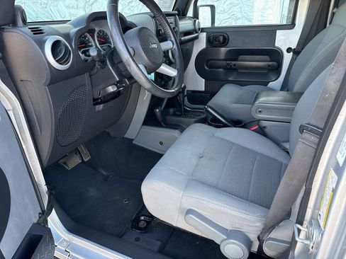 Used 2008 Jeep Wrangler Unlimited Sahara w/ Dual Top Group AWD/4WD image 20