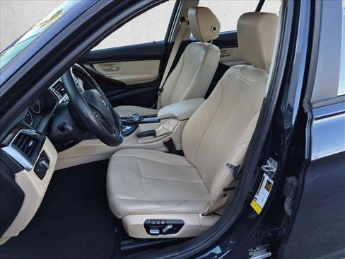 Used 2017 BMW 320i Sedan RWD image 16