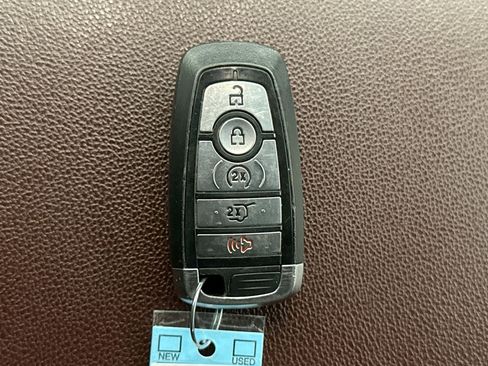 Used 2022 Ford Expedition Max Limited image 10