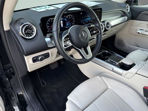 Used 2022 Mercedes-Benz GLB 250 GLB 250 image 30