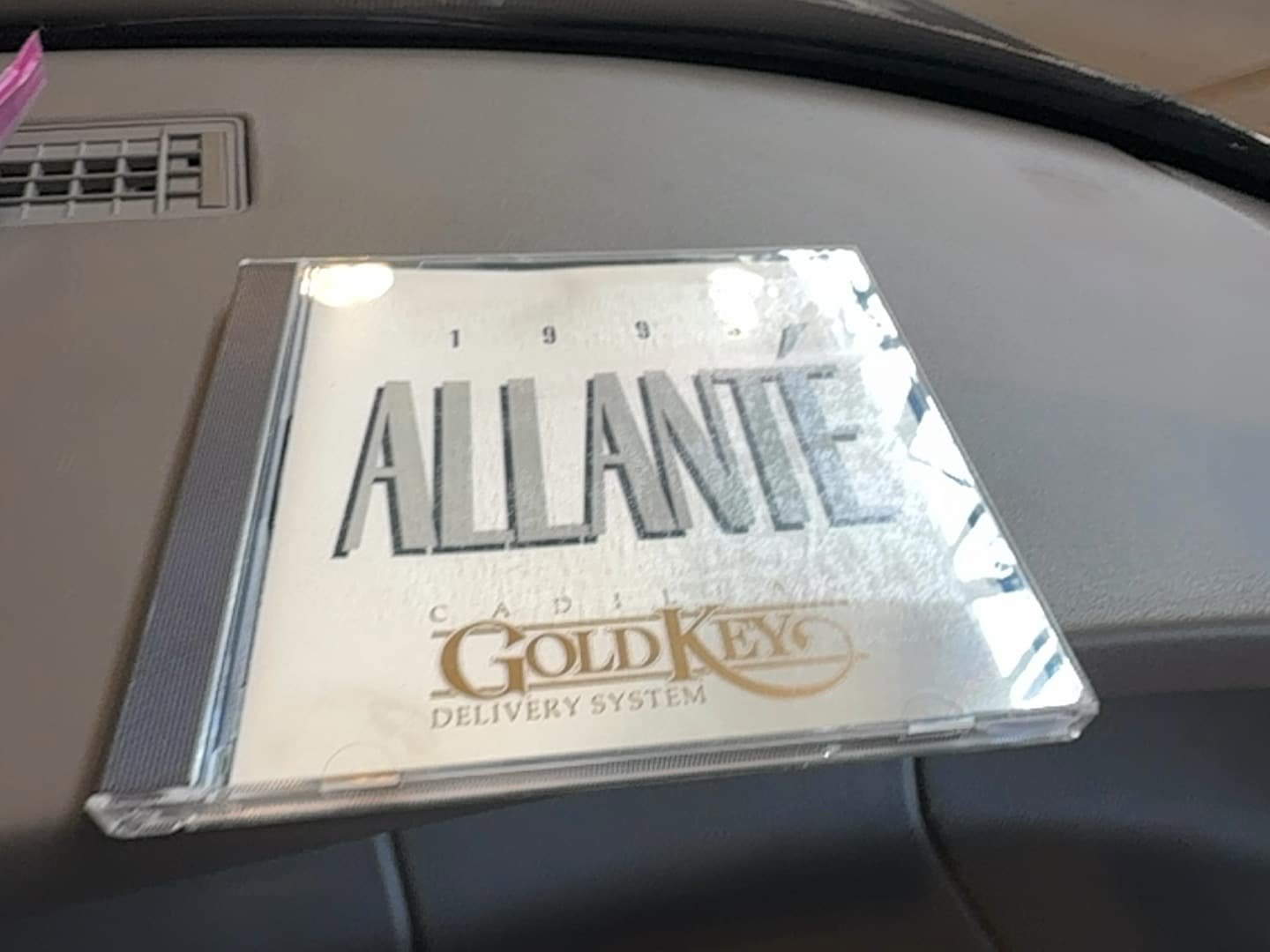 Used 1993 Cadillac Allante FWD image 77