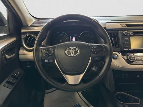 Used 2018 Toyota RAV4 XLE AWD/4WD image 13