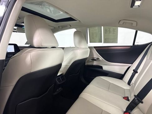 Used 2025 Lexus ES 350 w/ Premium Package FWD image 31