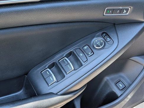 Used 2020 Honda Accord Touring image 10