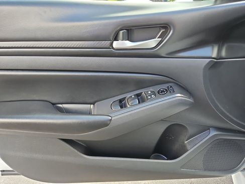 Used 2022 Nissan Altima 2.5 S FWD image 24