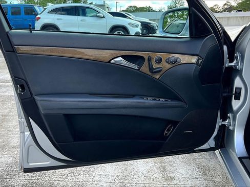 Used 2007 Mercedes-Benz E 350 4MATIC Sedan image 21