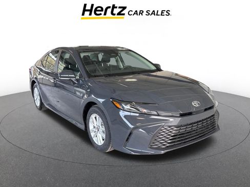 Used 2025 Toyota Camry LE image 1