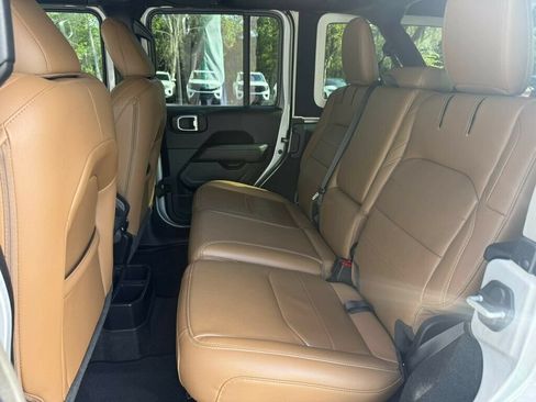 Used 2022 Jeep Wrangler Unlimited Sahara w/ Safety Group AWD/4WD image 8