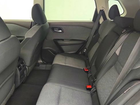 Used 2021 Nissan Rogue SV FWD image 17