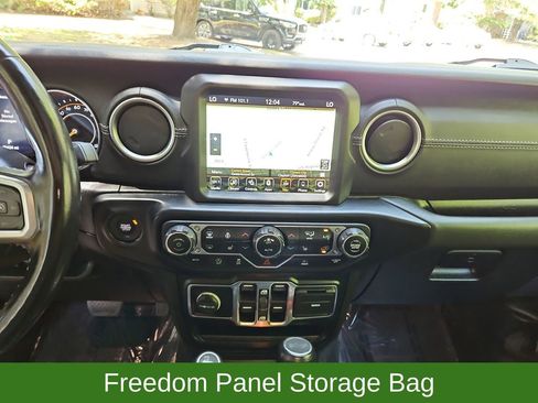 Used 2022 Jeep Wrangler Unlimited Sahara w/ Cold Weather Group AWD/4WD image 16