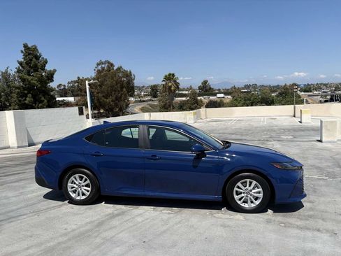 Used 2025 Toyota Camry LE FWD image 33
