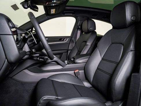 New 2026 Porsche Cayenne Coupe AWD/4WD image 5