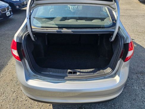 Used 2013 Ford Fiesta SE image 18