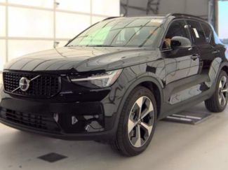 Used 2026 Volvo XC40 B5 Plus AWD/4WD video 1