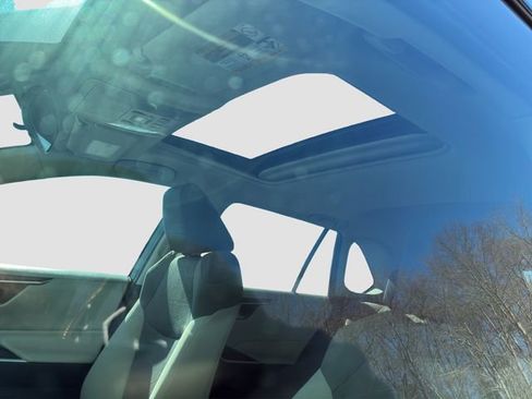 Used 2019 Toyota RAV4 XLE w/ Convenience Package image 23