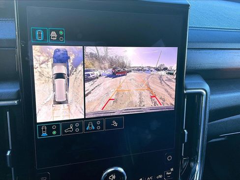 Used 2025 GMC Yukon Denali image 9