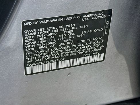 Used 2025 Volkswagen Atlas SE FWD image 12
