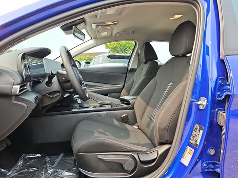 Used 2024 Hyundai Elantra SEL FWD image 12