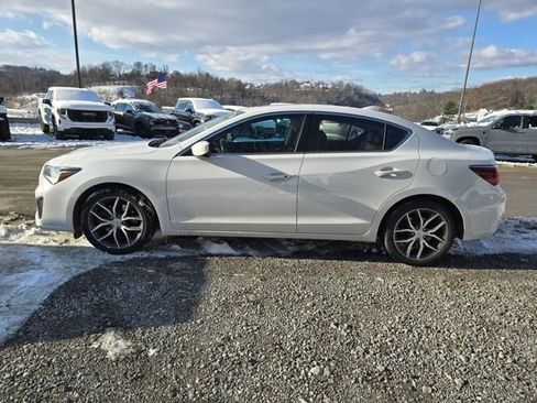 Used 2019 Acura ILX w/ Premium Package image 2
