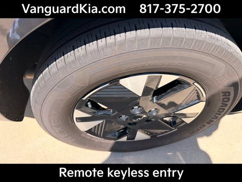 Certified 2026 Kia Carnival LXS FWD image 10