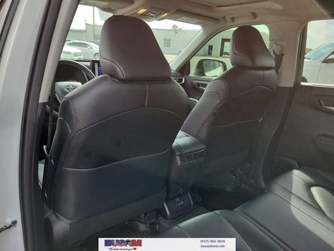 Used 2023 Toyota Highlander XLE FWD image 15