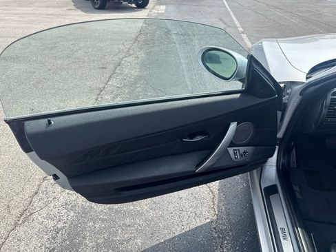 Used 2004 BMW Z4 2.5i RWD image 11