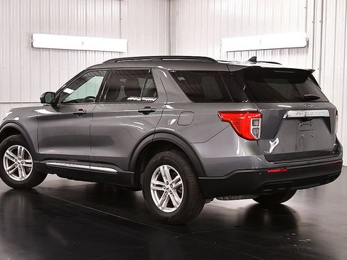 Used 2024 Ford Explorer XLT AWD/4WD image 5
