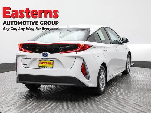 Used 2018 Toyota Prius Prime Plus image 8