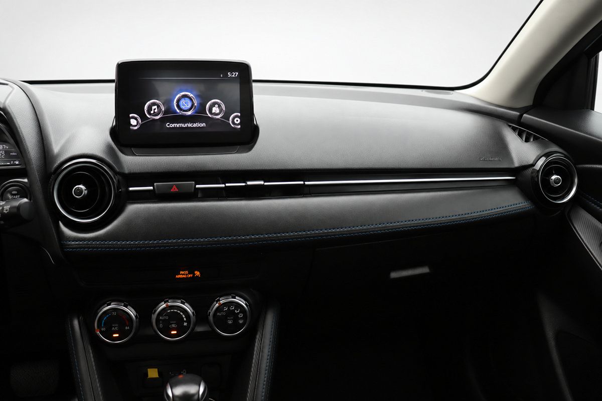 Used 2020 Toyota Yaris XLE FWD image 31