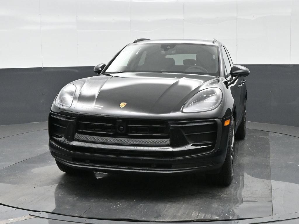 Certified 2026 Porsche Macan AWD/4WD image 12
