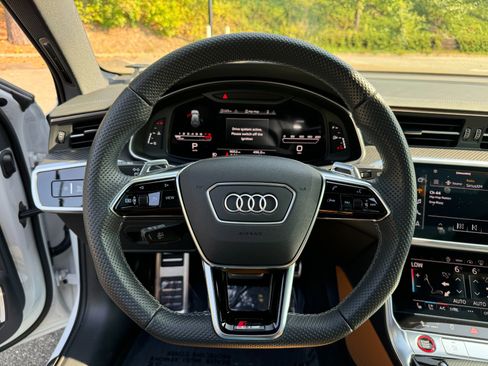 Used 2022 Audi RS 6 w/ Executive Package AWD/4WD image 25