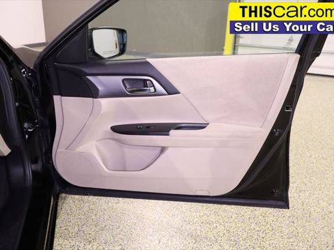 Used 2013 Honda Accord LX image 29