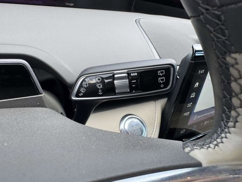 Used 2024 Lincoln Nautilus Premier AWD/4WD image 25