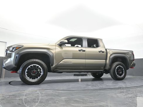 Used 2025 Toyota Tacoma TRD Off-Road w/ TRD Off Road Premium Package AWD/4WD image 69
