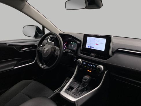 Used 2025 Toyota RAV4 XLE AWD/4WD image 18