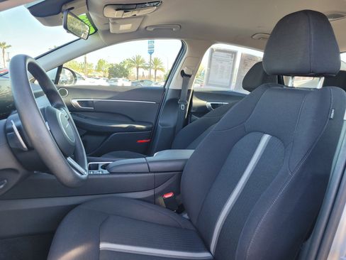 Used 2025 Hyundai Sonata SEL FWD image 11