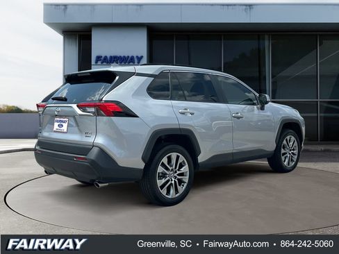 Used 2023 Toyota RAV4 XLE Premium AWD/4WD image 7