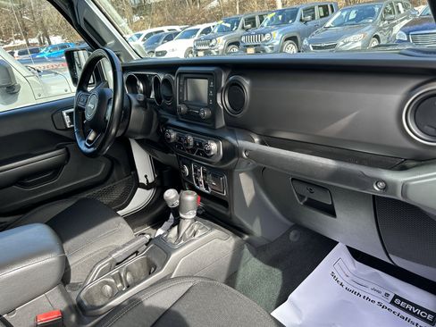 Used 2021 Jeep Gladiator Sport AWD/4WD image 4