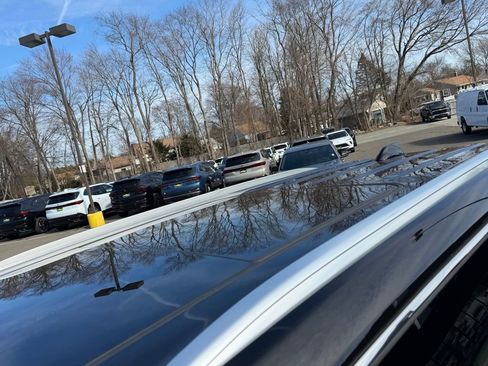 Used 2025 Buick Enclave Avenir w/ Super Cruise Package image 9