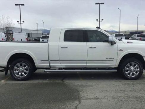 Used 2023 RAM 3500 Limited w/ Towing Technology Group image 9