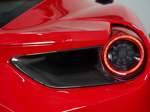 Used 2017 Ferrari 488 GTB RWD image 23