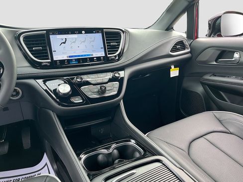 New 2027 Chrysler Pacifica Touring Plus FWD image 24