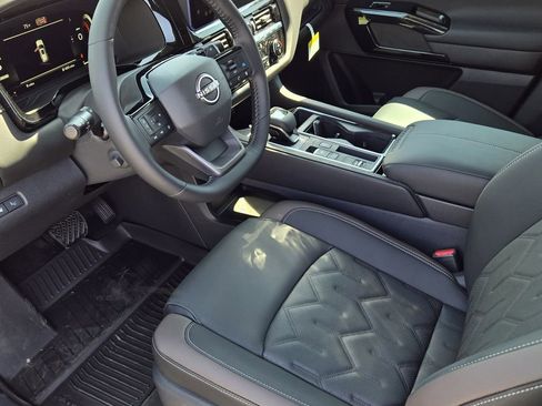 New 2026 Nissan Pathfinder Platinum FWD image 14