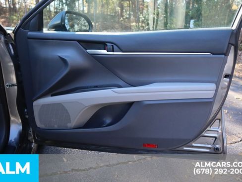 Used 2024 Toyota Camry SE FWD image 25