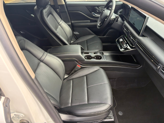 New 2026 Lincoln Corsair Premiere FWD image 14