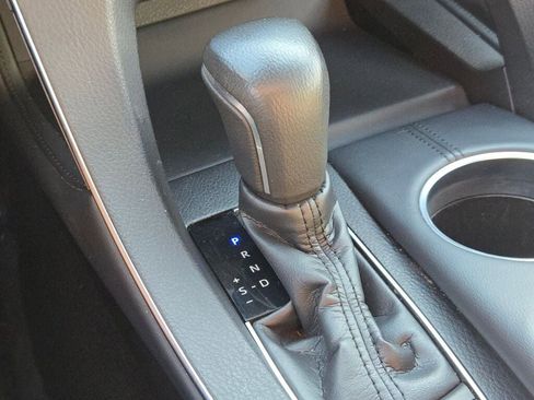 Used 2019 Toyota Avalon XLE w/ Moonroof Package image 31