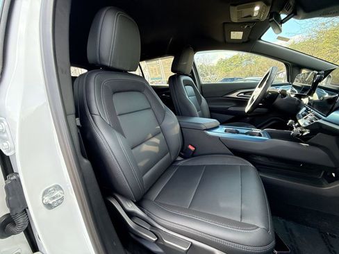 Used 2025 Chevrolet Equinox EV LT image 24